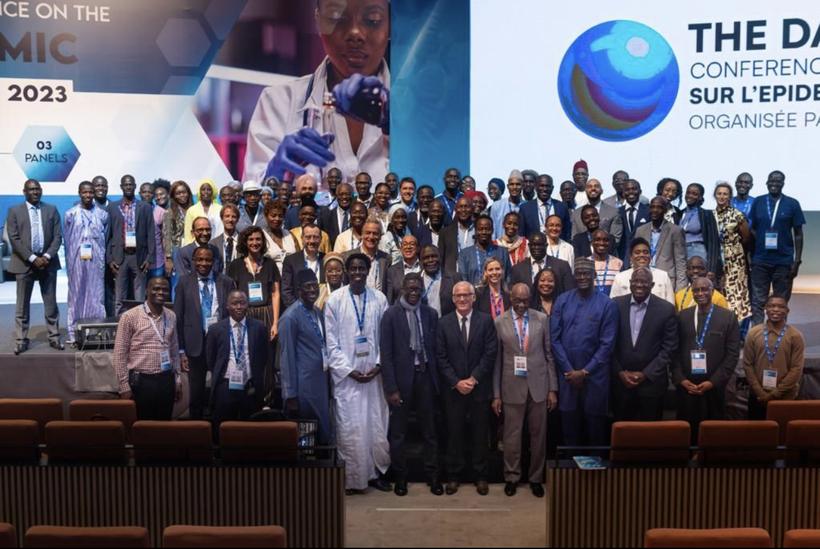 Photo de groupe — conférence de Dakar sur les épidémies